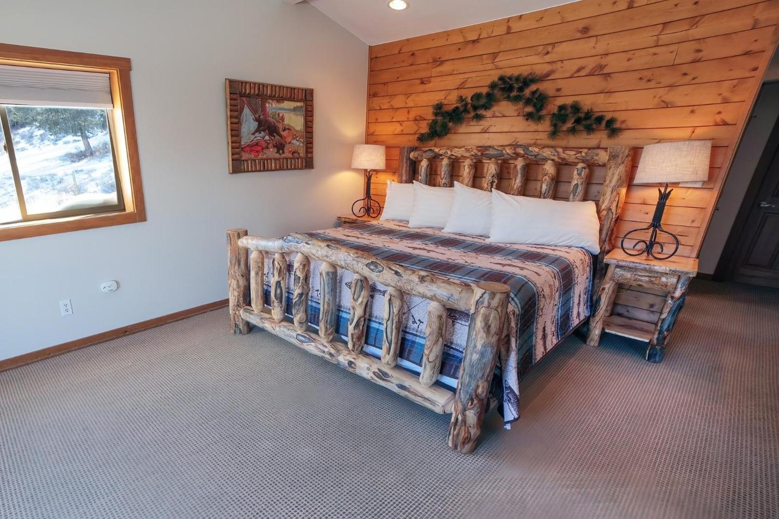 Rocky Mountain Retreat 2 by Rocky Mountain Resorts Main image 2